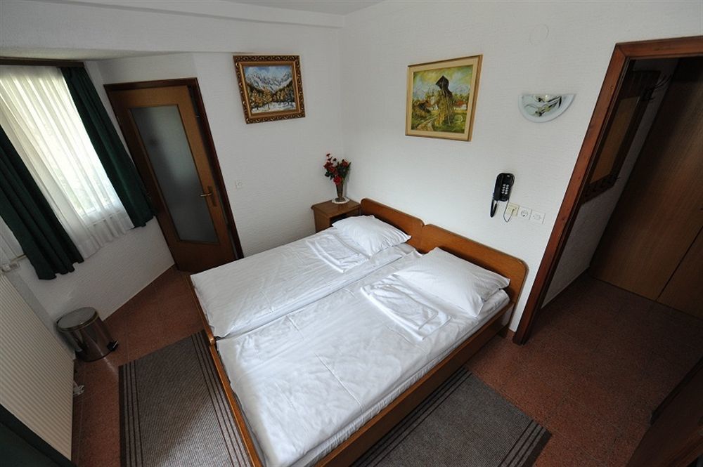 Jagodic Garni Hotel Cerklje na Gorenjskem Luaran gambar